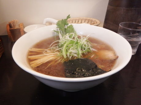 「しょうゆラーメン」@三角山五右衛門ラーメン 狸小路店の写真