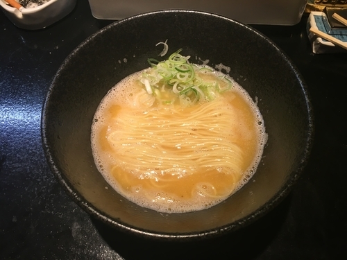 「信玄鷄のパイタン魚貝【限定】800円」@麺s慶の写真