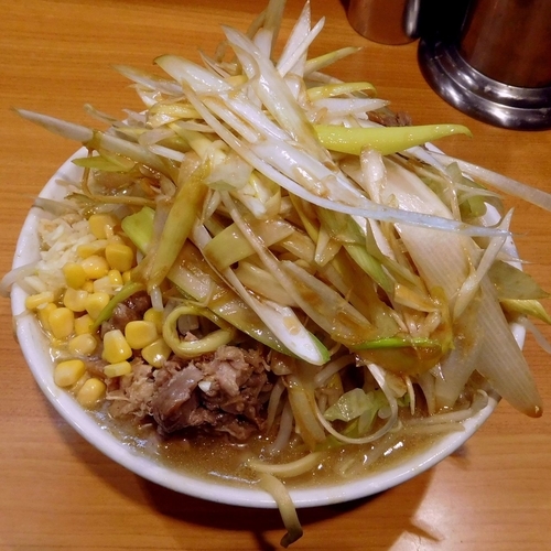 「プチ二郎（680円）＋ねぎ（150円）＋ニンニク」@ラーメン二郎 八王子野猿街道店2の写真