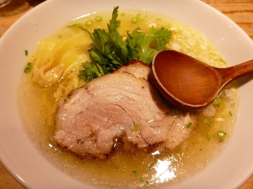 「本丸塩らー麺850円」@横濱元町 本丸亭 横浜店の写真