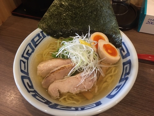 「ゆうすけ鶏塩らぁめん（全部のせ）」@麺屋 ゆうすけの写真