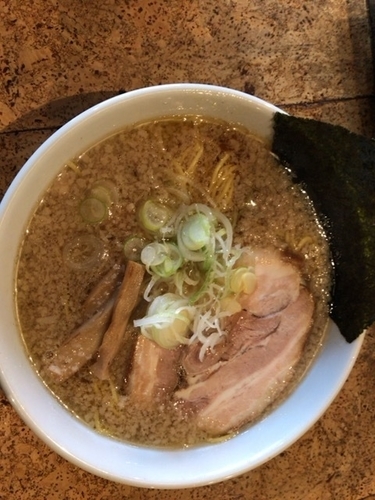 「中間醤油ラーメン 750円」@きくちひろきの写真