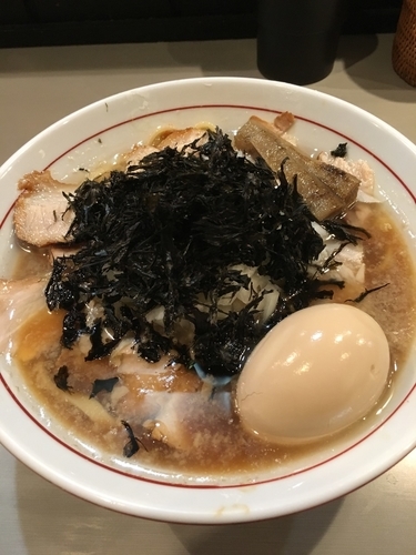 「【限定】黒バラ海苔と佐助豚の背脂肉煮干し蕎麦+味玉」@中華蕎麦 瑞山（ZUIZAN）の写真