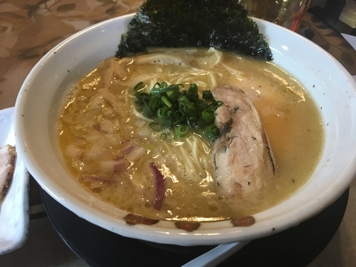 「鶏そば＋レアチャーシュー＋和え玉」@麺童 豊香の写真