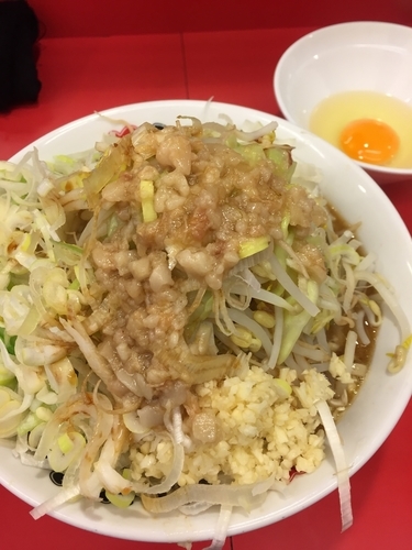 「ラーメン、全増し、生卵」@豚ラーメン 板橋駅前店の写真