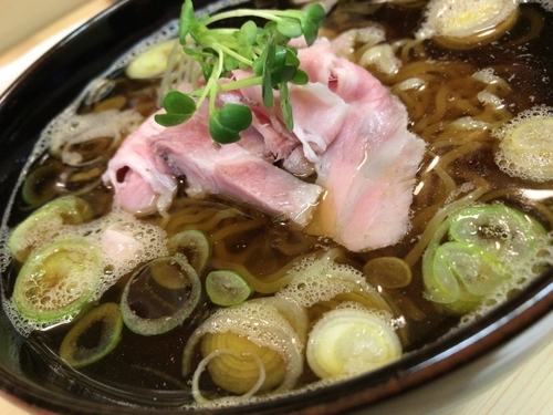 「煮干ラーメン（青）」@煮干ラーメンとローストビーフ パリ橋の写真