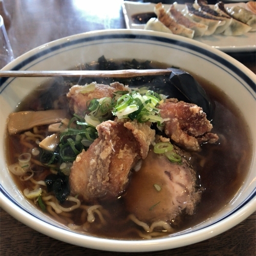 「唐揚げラーメン」@手打ちらーめん 尾州の写真