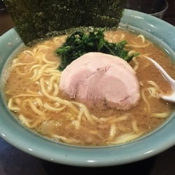ラーメン中