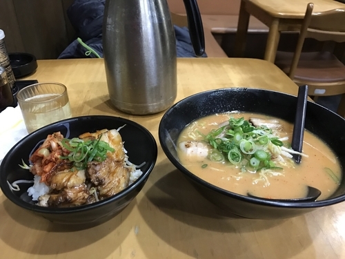 「辛味噌ラーメン&チャーシュー丼セット」@らーめん 海童の写真