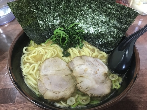 「ラーメン 中 のり」@横浜家系 まるに家の写真