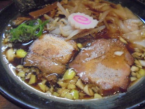 「【限定】ノスタルジックワンタン麺　９５０円」@麺処 びぎ屋の写真