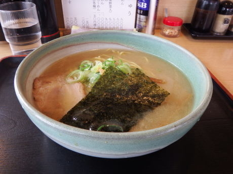 「しおらーめん」@らーめん 桃福の写真