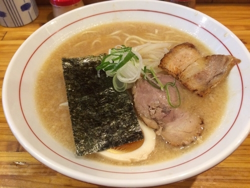 「豚骨醤油ラーメン」@一心軒の写真