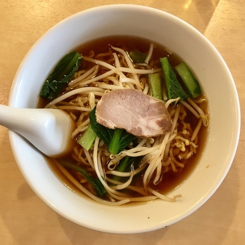 「醤油ラーメン（450円）＋餃子（250円）」@富貴苑の写真