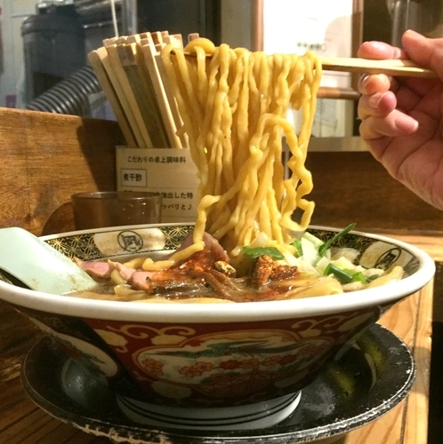 「すっごい煮干しラーメン」@すごい煮干ラーメン凪 新宿ゴールデン街店 本館の写真
