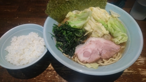 「ラーメン+キャベツ+小ライス」@家系ラーメン 桂家の写真