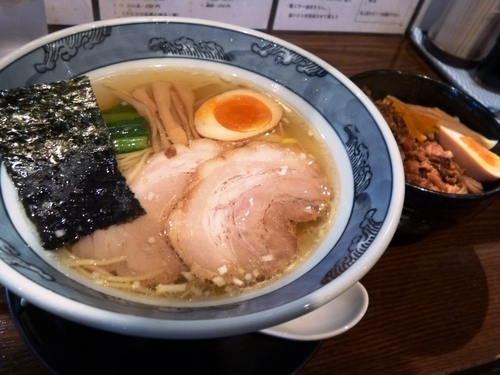 「雫（塩）＋巴飯」@めん処 藤堂 三島店の写真