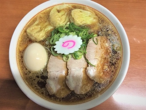 「特中華そば(980円) 大盛無料」@横浜中華そば 維新商店の写真