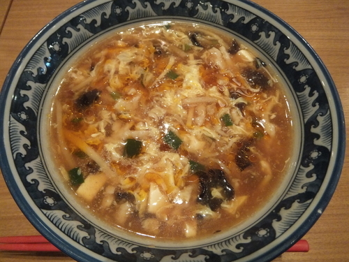 「酢辣湯麺&小龍包2個1350円(柏ランパス6で540円)」@紅虎餃子房 モラージュカシワ店の写真