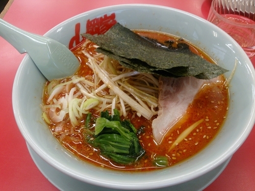 「辛味噌ラーメン 味付け白髪ネギﾄｯﾋﾟﾝｸﾞ」@山岡家 松本店の写真