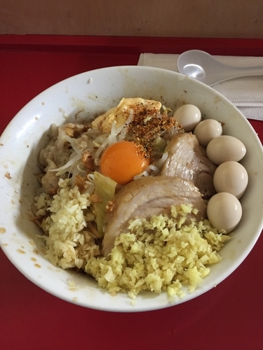 「まぜそば(豚2枚)＋生姜、うずら」@らーめん 武丸の写真