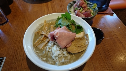 「川越醬油らーめん煮干し」@寿製麺よしかわ 川越店の写真