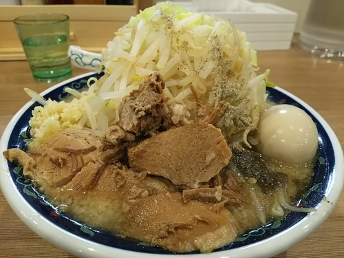 「ニボジロー　※野菜増し　（大盛：無料）　＋味玉：サービス券」@凌駕 IDÉAの写真