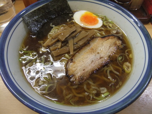 「醤油ら～めん（700円）」@ら～めん盛華の写真