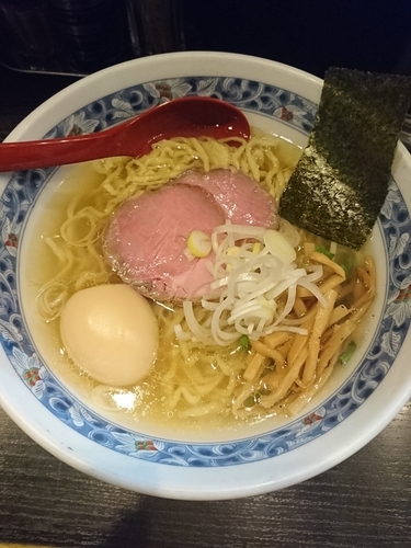 「豊穣清湯塩ラーメン 750円 子供の味玉(クーポン)」@麺処 夏海の写真