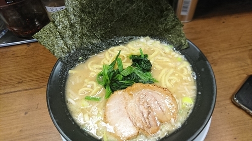「醤油豚骨のり」@横浜家系ラーメン 巣鴨家の写真