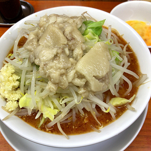 「辛みそラーメン（小）ヤワ　950円　生たまご50円」@ラーメン長嶋の写真