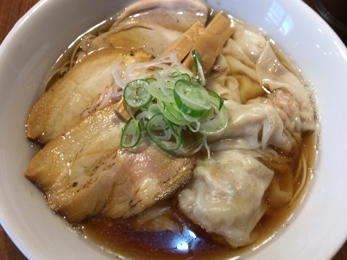 「ワンタンチャーシューメン900円」@寿製麺よしかわ 川越店の写真