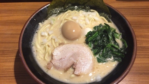 「味玉ラーメン」@横浜家系ラーメン 茅ヶ崎家の写真
