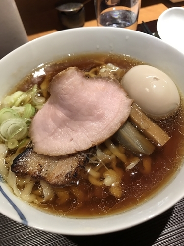 「醤油 手もみ麺＋味玉」@麺 みつヰの写真