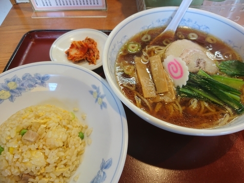「ラーメン(しょうゆ)炒飯セット 770円」@ことぶきの写真