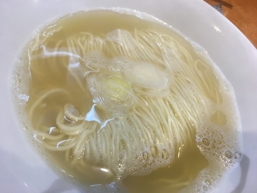 「煮干亭の煮干そば600円、軍鶏肉のカリーライス700円」@柴崎亭の写真