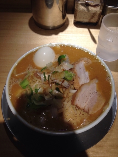 「濃厚味噌らーめん+味玉」@バラそば屋 町田店の写真