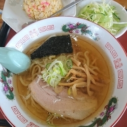 ラーメン・半チャーハン・野菜サラダ(Cセット) 800円