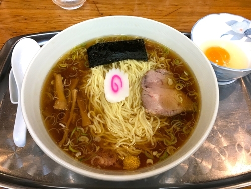 「中華麺＋生玉子」@大勝軒 昭島店の写真