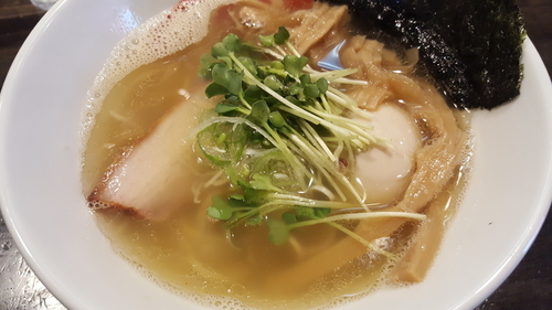 「しおらーめん＋味玉」@燵家製麺の写真