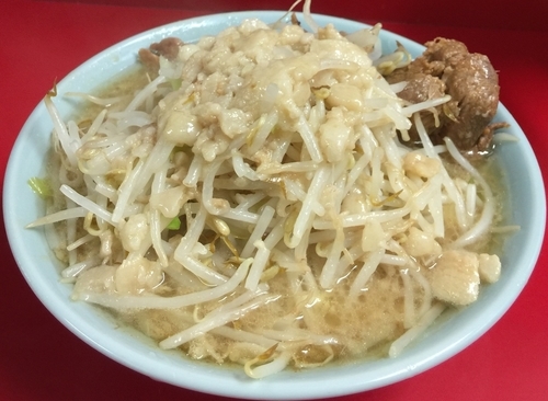 「ラーメンブタ入り:800円」@ラーメン二郎 新宿歌舞伎町店の写真