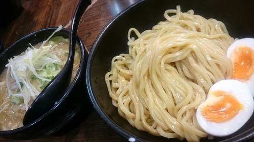 「味噌つけ麺、半熟たまご、野菜ニンニクまし」@麺処 花田 池袋店の写真