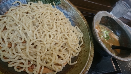 「豚骨魚介つけ麺、無料ライスにカレーライス」@ムッチリつけ麺 ムッチーの写真