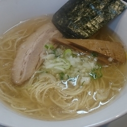 白醤油ラーメン小