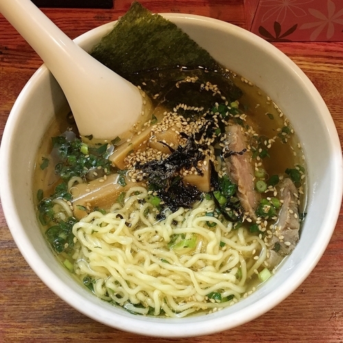 「塩らーめん　￥６００」@ひなたやの写真