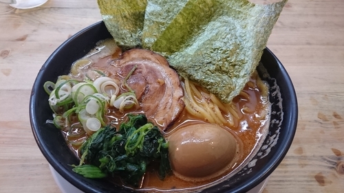 「横浜辛味噌ラーメン味玉 大盛」@日の出らーめん 横浜桜木町本店の写真