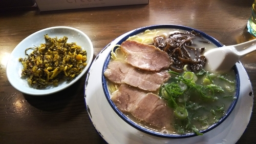 「ラーメン（一番）辛子高菜ラーメン　+替玉」@博多ラーメン しばらく 日本橋店の写真