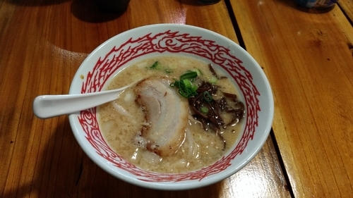 「限定　豚骨醤油らーめん」@でびっと 狭山店の写真