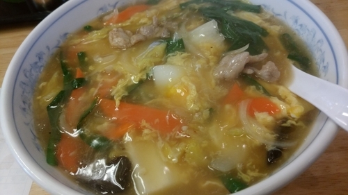 「ニラ玉ラーメン５５０円」@ぎょうざの満洲 坂戸駅店の写真