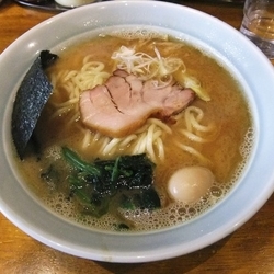 らーめん（並）（700円）